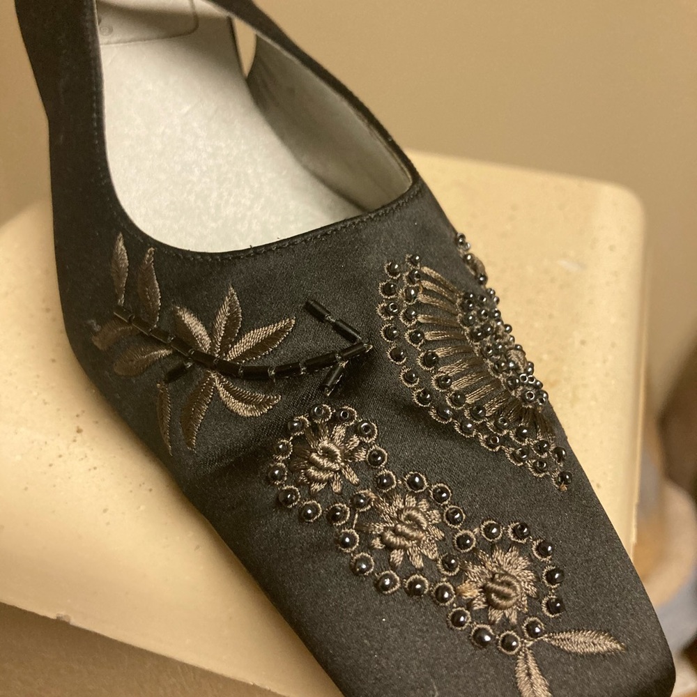 This is a pair of beautiful special occasion shoes by The Touch of Nina.